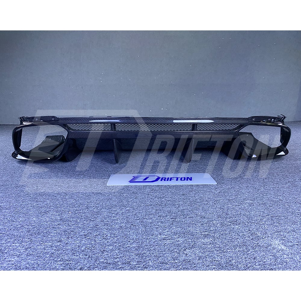 OEM Style Carbon Fiber Rear Diffuser For Alfa Romeo Giulia Quadrifoglio 2016-2023