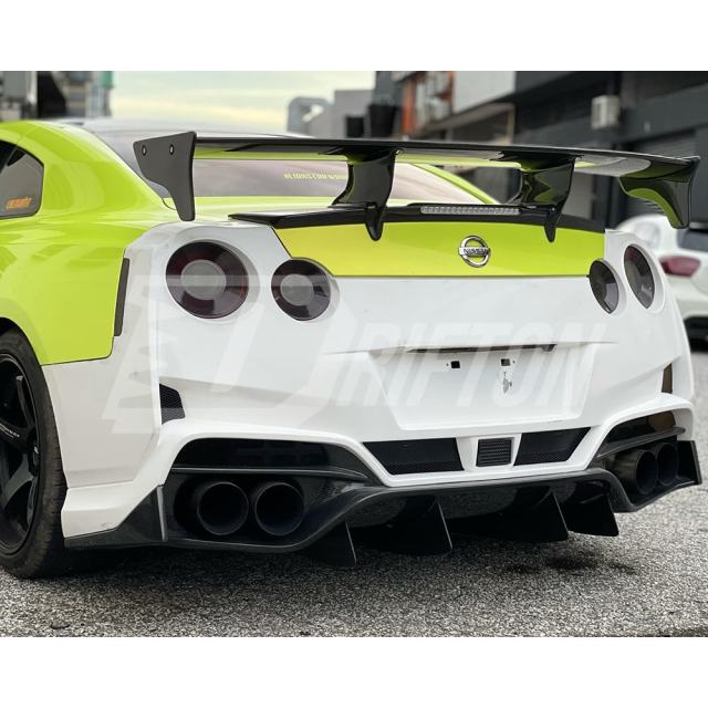 Varis MY19 Style Glass Fiber Rear Bumper With Carbon Fiber Rear Diffuser For Nissan R35 GTR 2008-2023