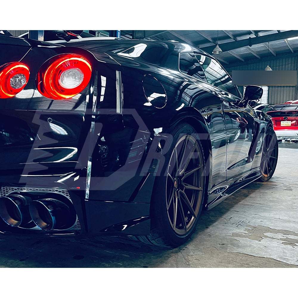 Varis MY17 Style Carbon Fiber Side Skirt Underboard For Nissan R35 GTR 2017-2026