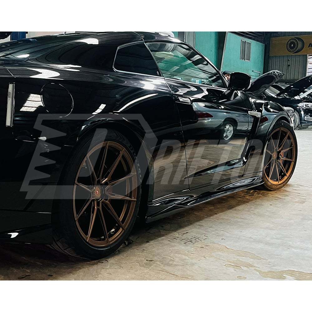 Varis MY17 Style Carbon Fiber Side Skirt Underboard For Nissan R35 GTR 2017-2026