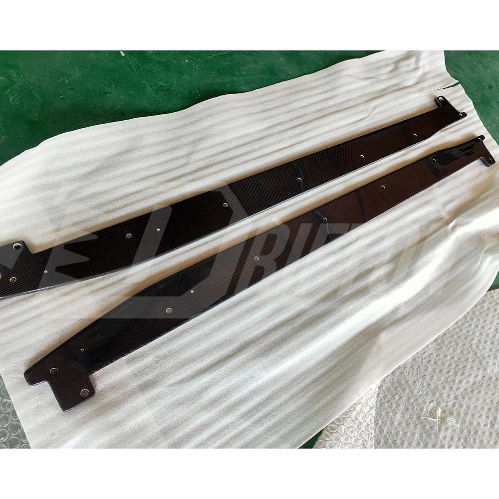 Artisan Spirit Style Carbon Fiber Side Skirt For Audi R8 2007-2015