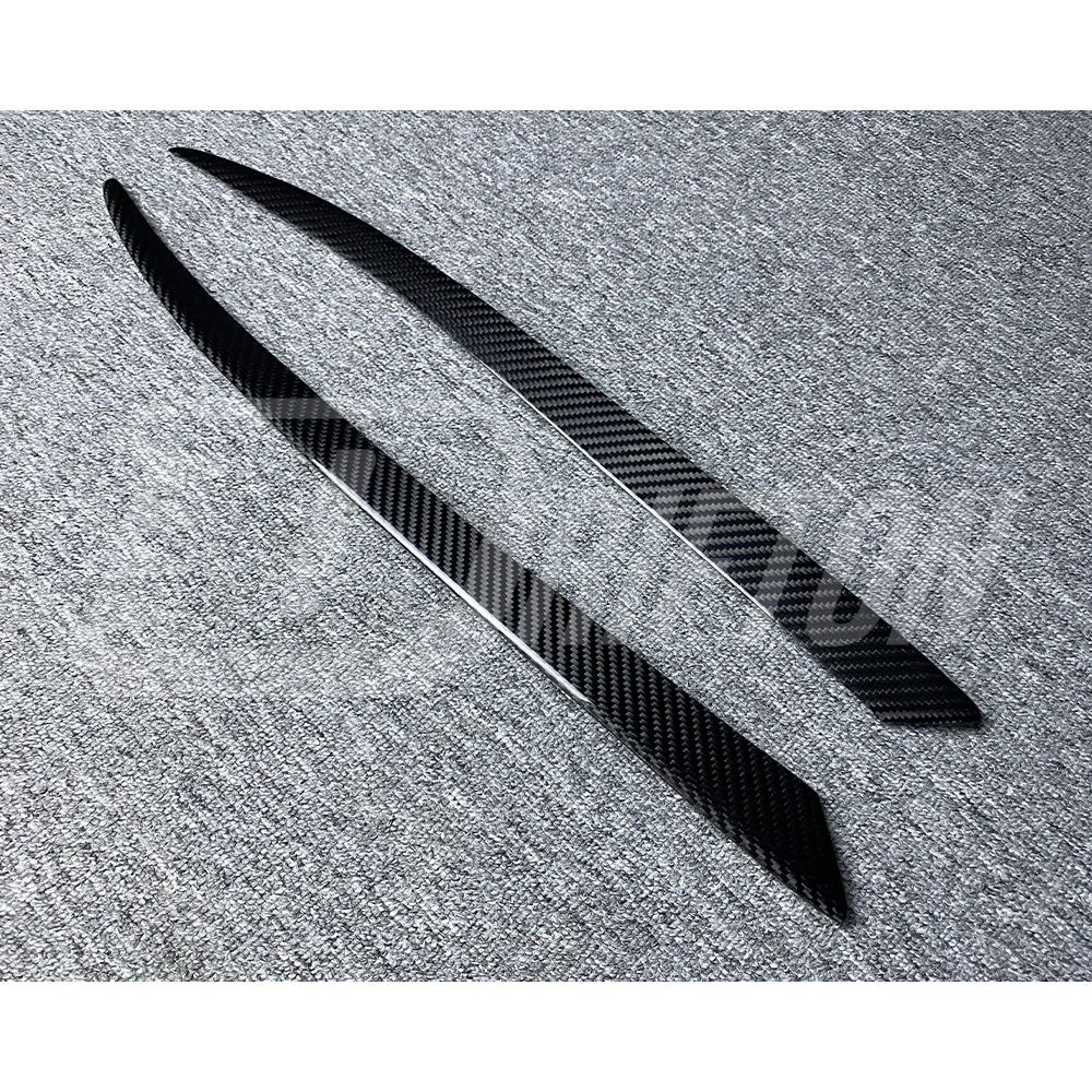 Novitec Style Dry Carbon Fiber Fender Trim For Ferrari 812 Superfast GTS 2017-2023