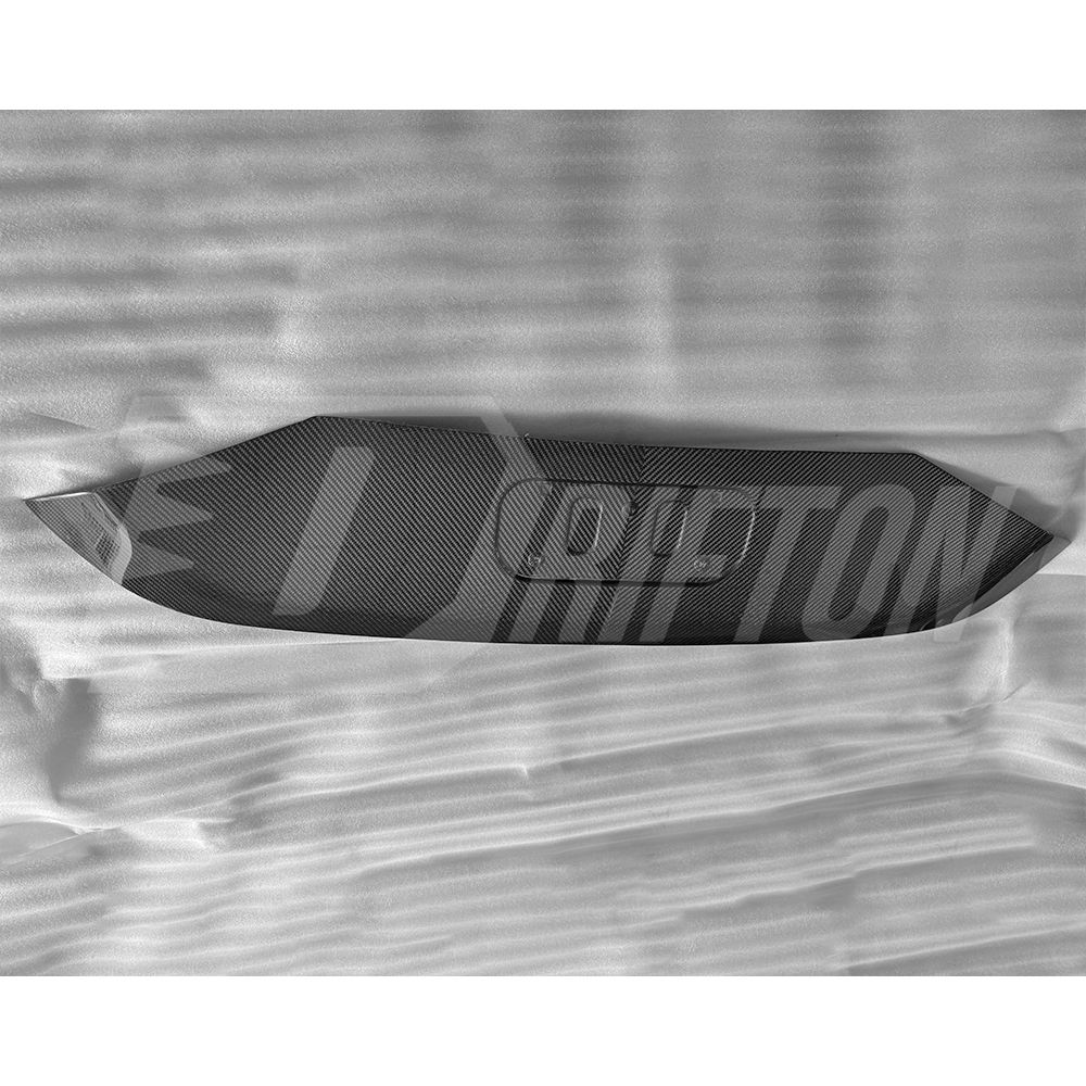 Dry Carbon Fiber Trunk Central Trim License Plate For Alfa Romeo Giulia Quadrifoglio 2016-2023