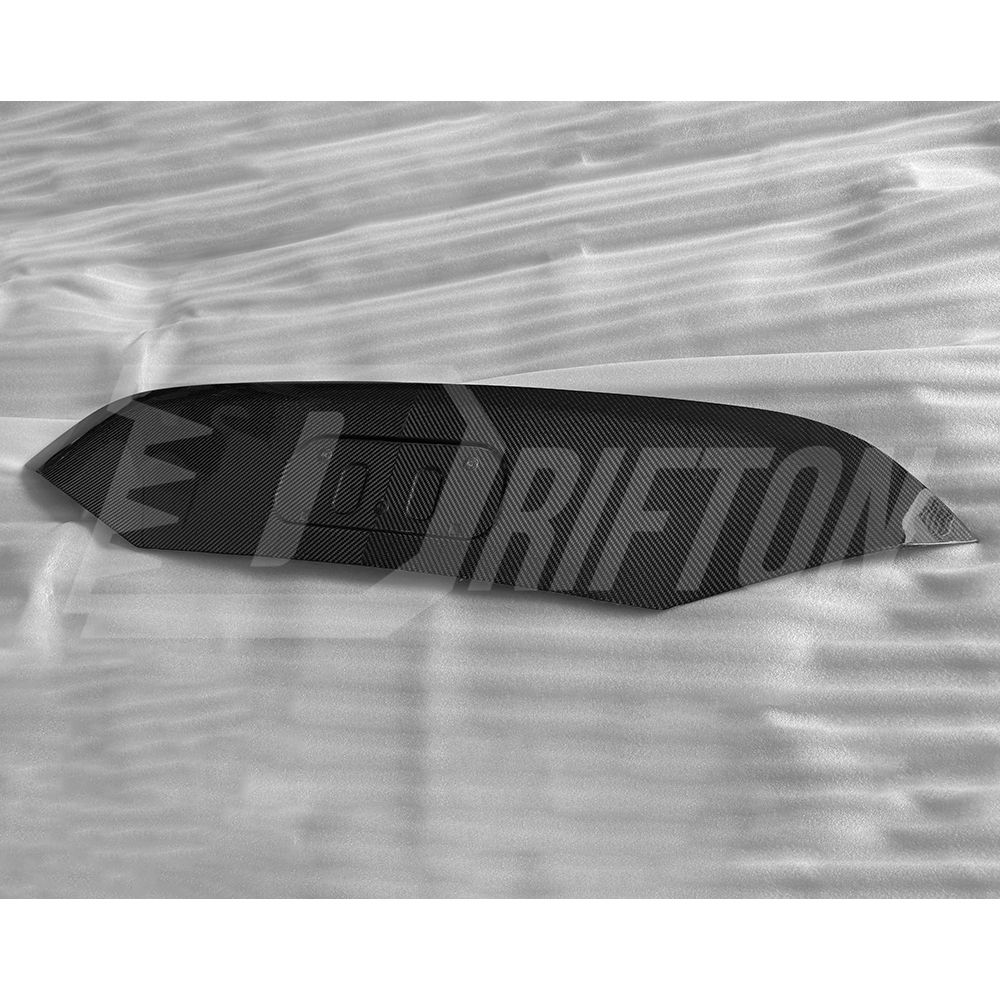 Dry Carbon Fiber Trunk Central Trim License Plate For Alfa Romeo Giulia Quadrifoglio 2016-2023