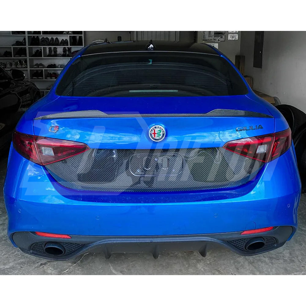 Dry Carbon Fiber Trunk Central Trim License Plate For Alfa Romeo Giulia Quadrifoglio 2016-2023
