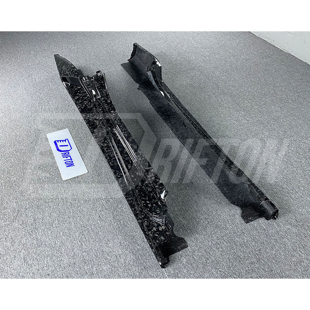 Novitec Style Forged Dry Carbon Fiber Side Skirt For Lamborghini Huracan EVO RWD 2014-2025