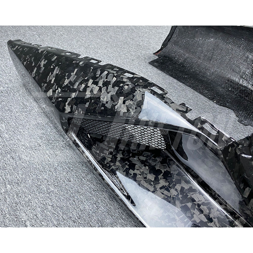 Novitec Style Forged Dry Carbon Fiber Side Skirt For Lamborghini Huracan EVO RWD 2014-2025