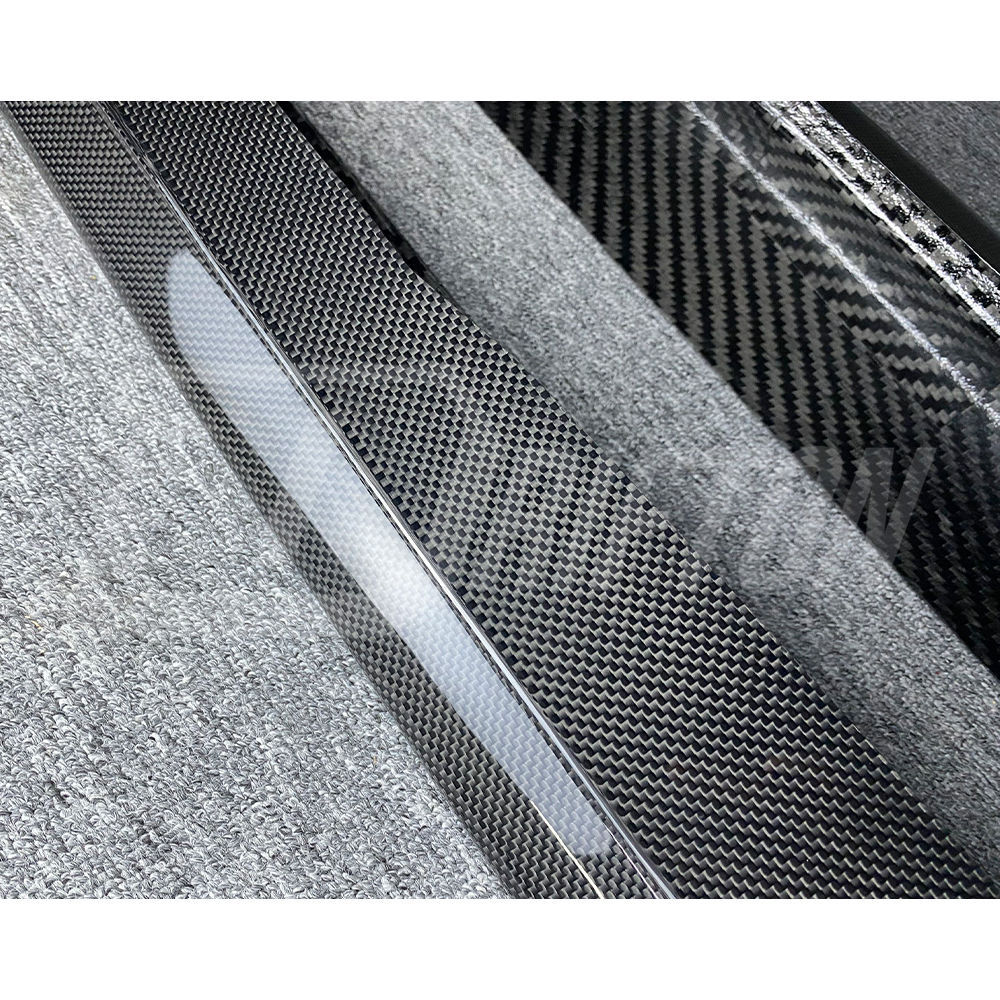 Novitec Style Dry Carbon Fiber Side Skirt For Ferrari 812 Superfast GTS 2017-2023