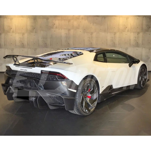 Vorsteiner Center Exit ExhaUst Style Dry Carbon Fiber With Portion Primer Rear Bumper For Lamborghini Huracan EVO & Tecnica 2020-2025