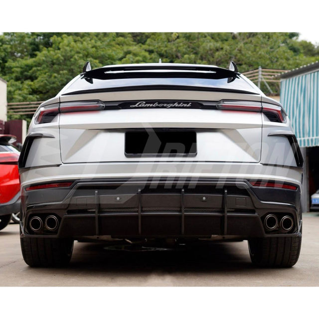 TopCar Style Dry Carbon Fiber Rear Diffuser For Lamborghini URUS