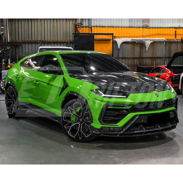 TopCar Style Dry Carbon Fiber Side Skirt For Lamborghini URUS