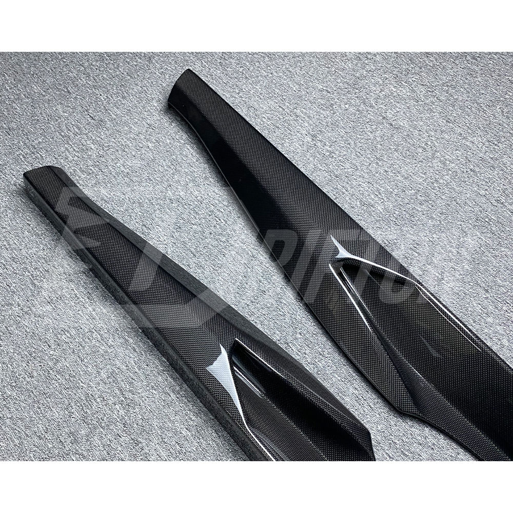 Novitec Style Dry Carbon Fiber Side Skirt For Ferrari 488 GTB Spider 2015-2018