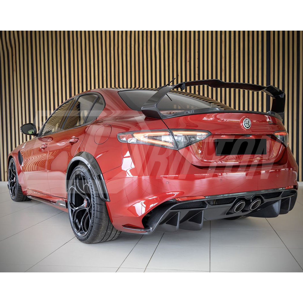 GTAM Style Dry Carbon Fiber Body Kits For Alfa Romeo Giulia QV Quadrifoglio 2016-2023