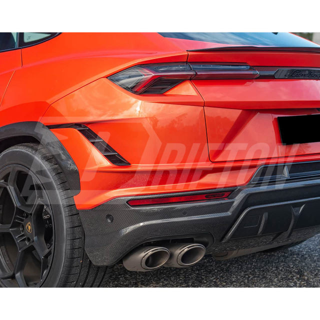 Performante Style Dry Carbon Fiber Aero Body Kits For Lamborghini URUS Performante