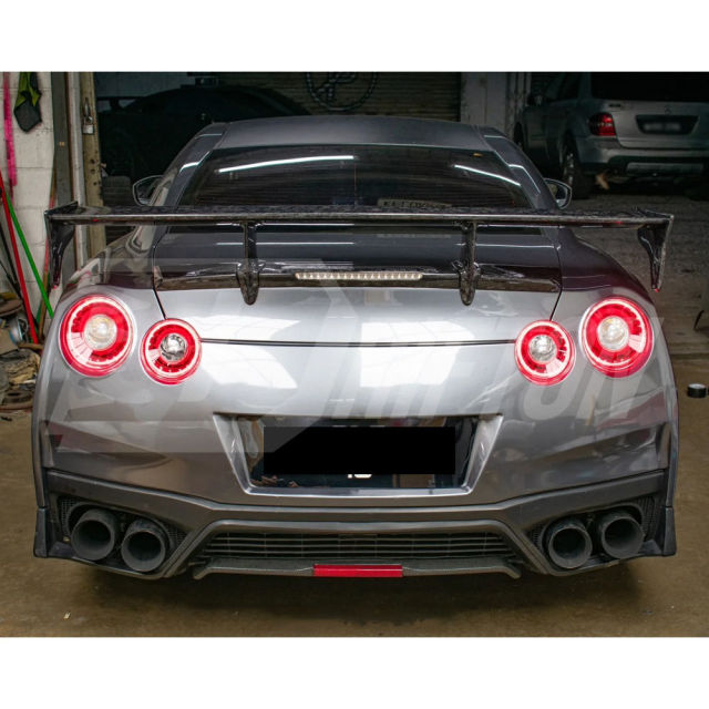 MY12 OEM Style Dry Carbon Fiber Rear Under Diffuser Plate With Brake Light For Nissan R35 GTR 2008-2023