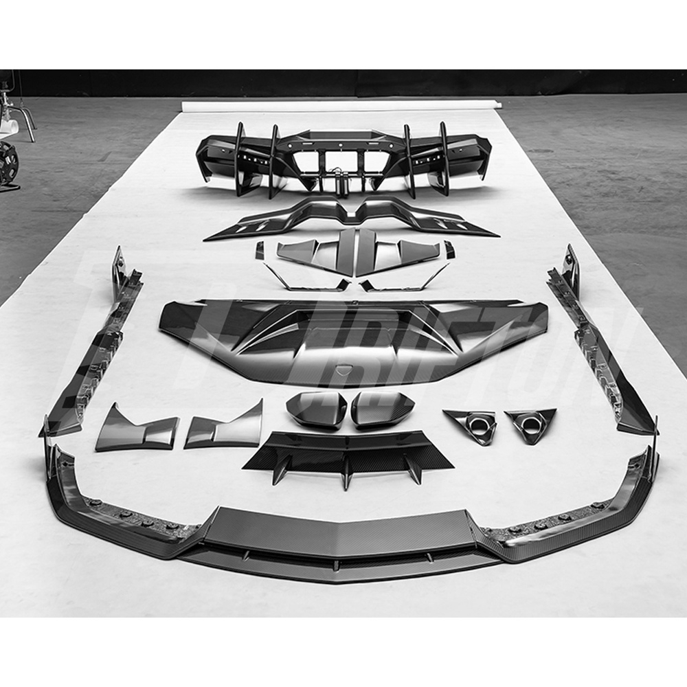 Mansory Style Dry Carbon Fiber Conversion Body Kits For Lamborghini Revuelto 2023-ON