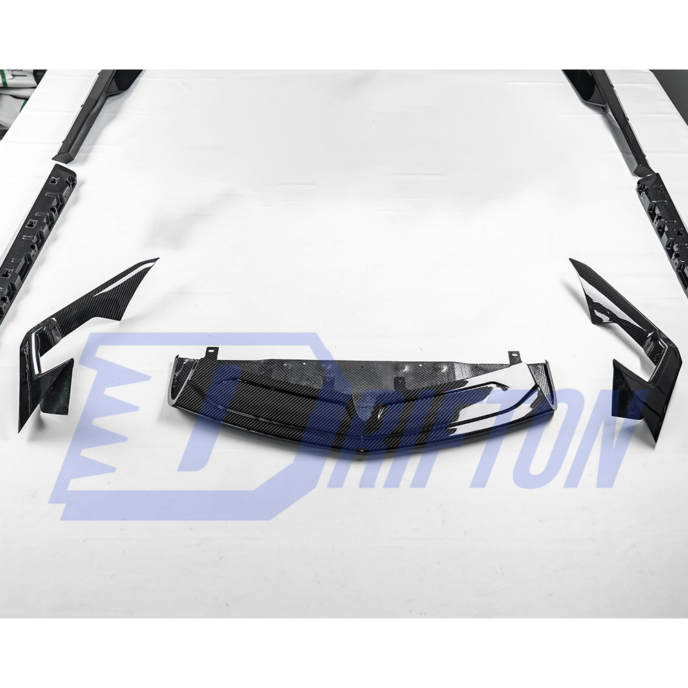 OEM Style Dry Carbon Fiber Aero Body Kits For Lamborghini Revuelto 2023-ON