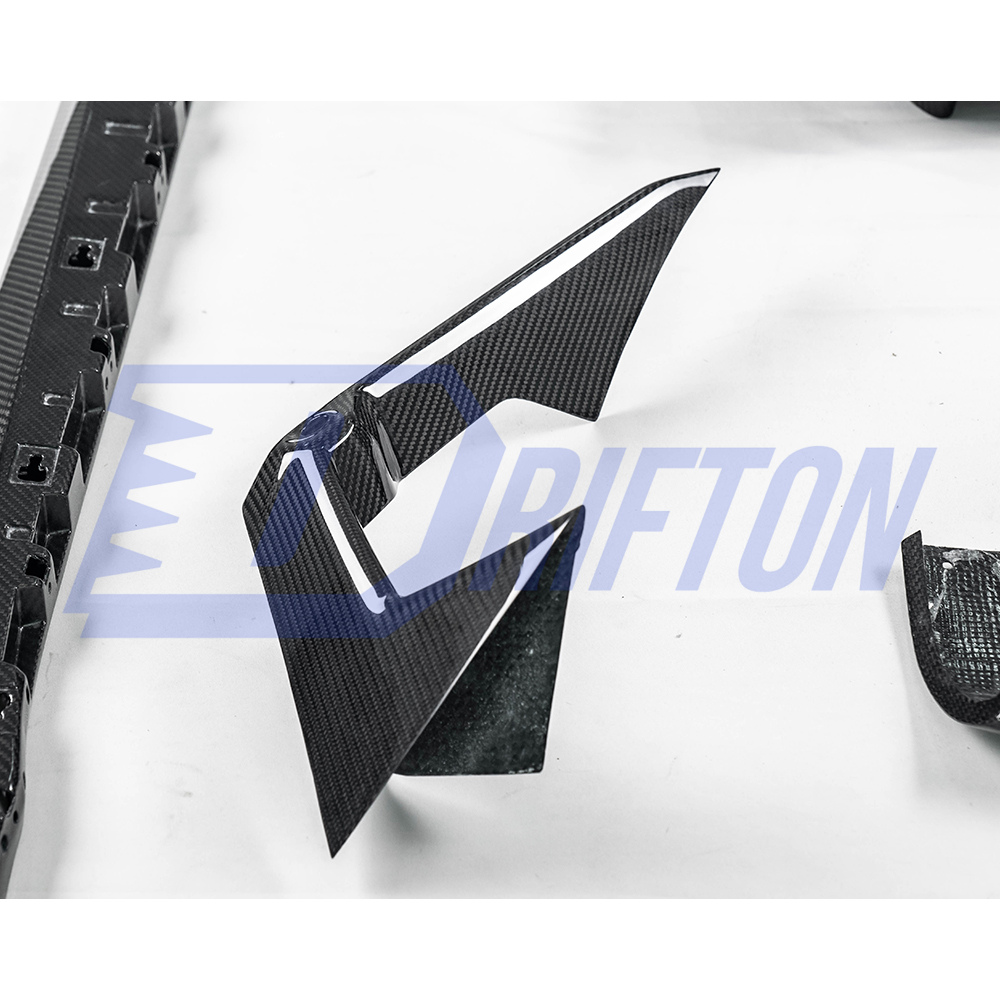 OEM Style Dry Carbon Fiber Aero Body Kits For Lamborghini Revuelto 2023-ON