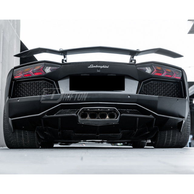 Vorsteiner Style Carbon Fiber Rear Diffuser For Lamborghini Aventador LP700 2011-2015