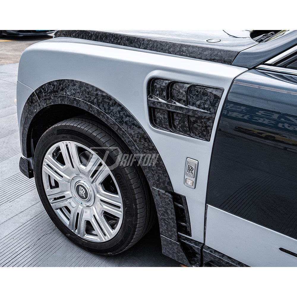 Mansory Ver.2 Style Conversion Body Kits For Rolls Royce Cullinan 2015-2028   (Partial Exposed Dry Carbon Fiber)