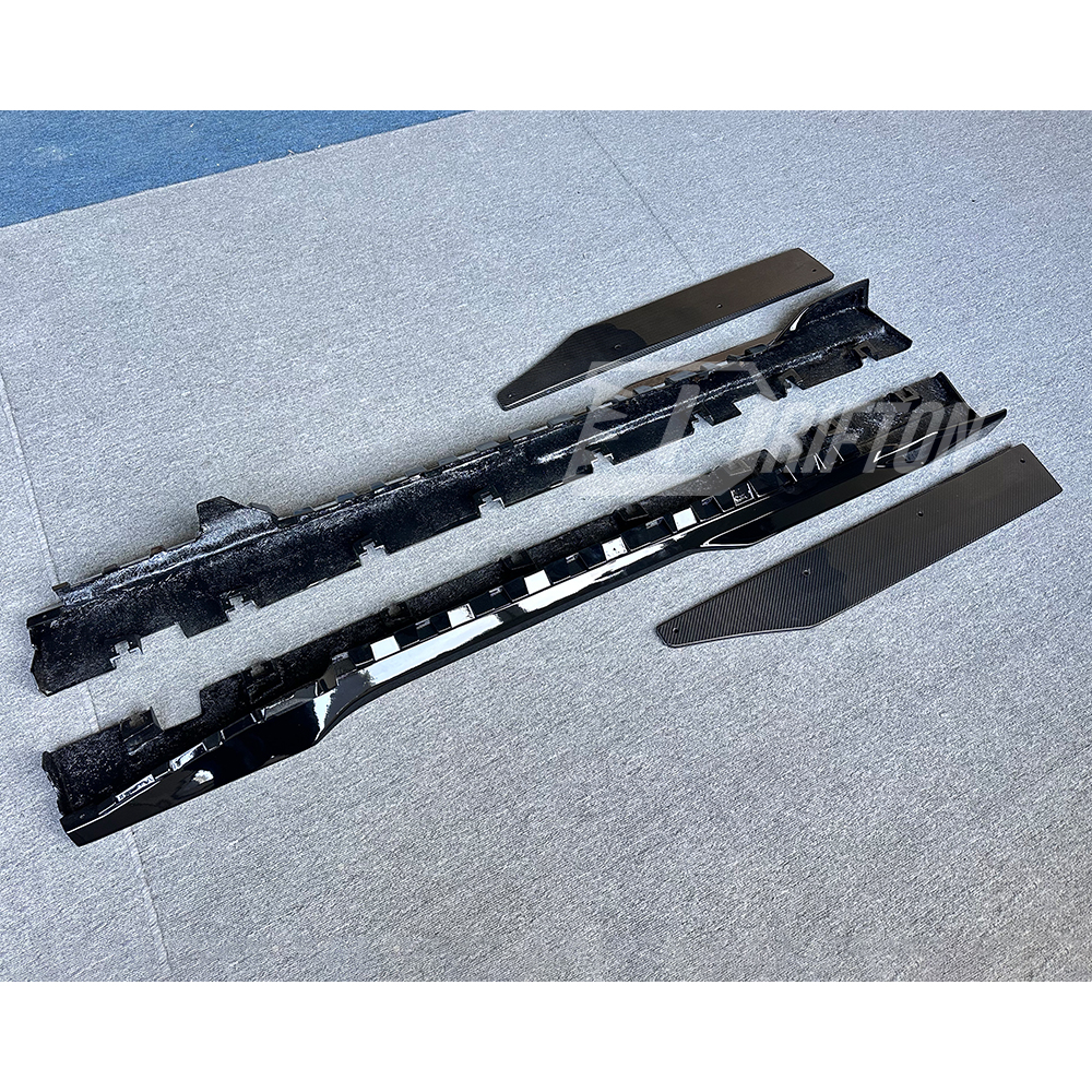 Dark Horse SC Style Dry Carbon Fiber Side Skirts For Ford Mustang Gen7 S650 2024-On