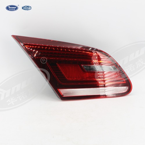 Inner LED Tailgate Taillight 35D945307