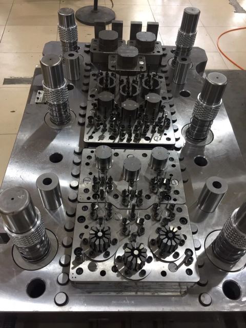 70mm Triple row Mixi motor stator rotor  core lamination progressive die