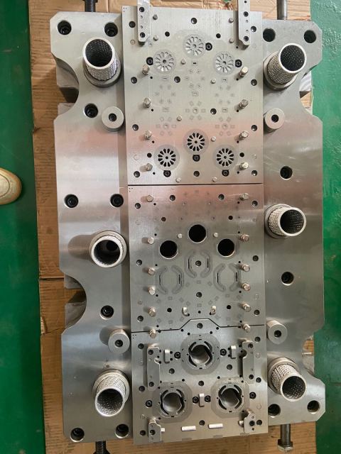 70mm Triple row Mixi motor stator rotor  core lamination progressive die