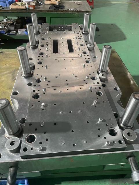 EI lamination progressive die