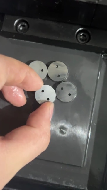Semi-Automatic Carbide Rod Cutting Machine