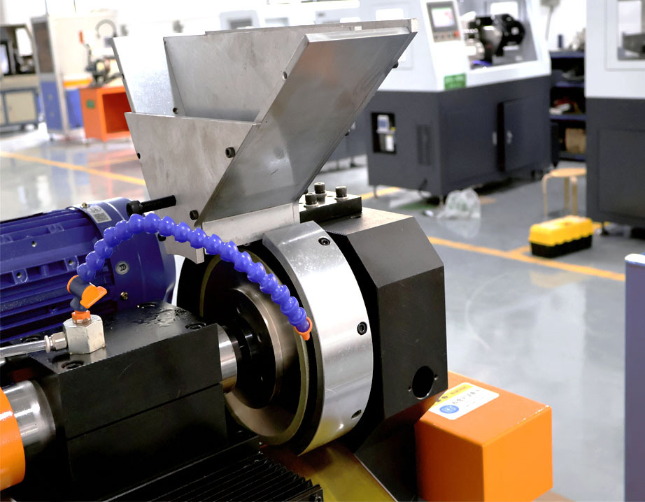 Chamfering machine for 45-degree face grinding of hard materials