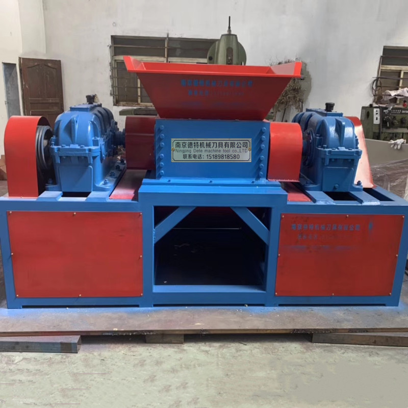 Dete Double Shaft Rubber Recycling Crusher Metal Shredder For Industrial Waste Tire Treatment