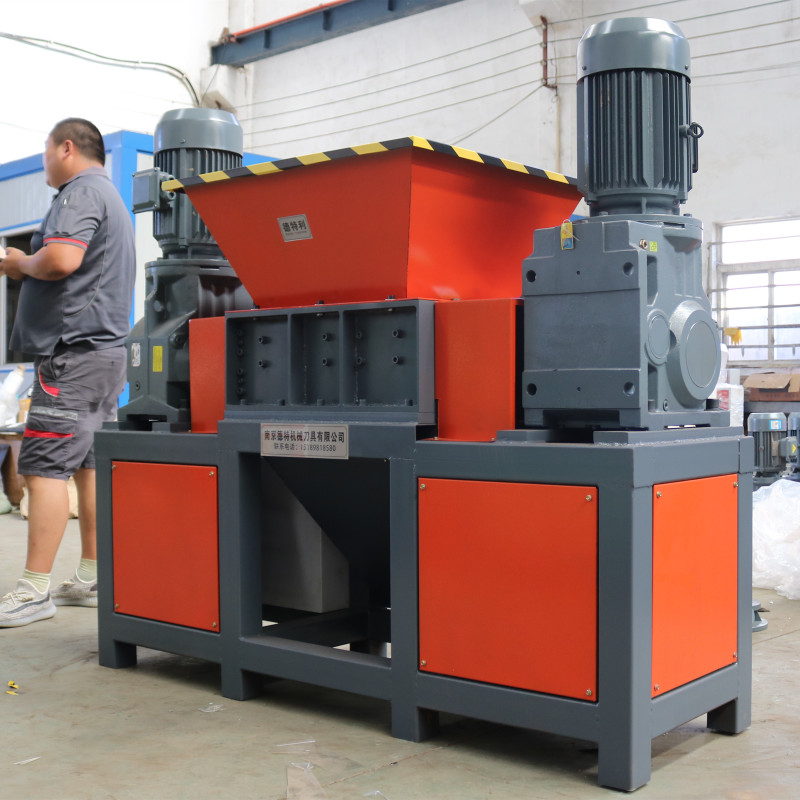 Dete Double Shaft Rubber Recycling Crusher Metal Shredder For Industrial Waste Tire Treatment