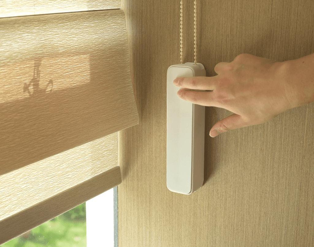 Doormacurtain Smart Shade - Retrofit Motorized Roller Shade Drive