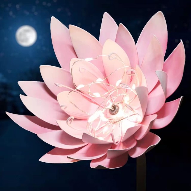 Lotus Solar Stake Light