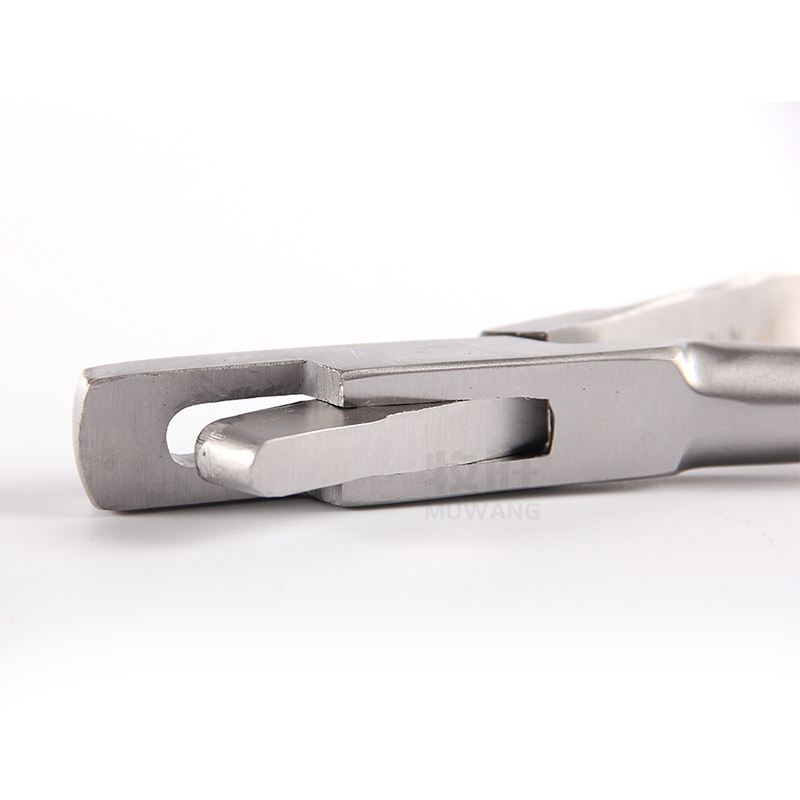 Veterinary ear notcher