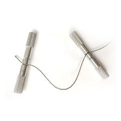 Dehorning wire and handle