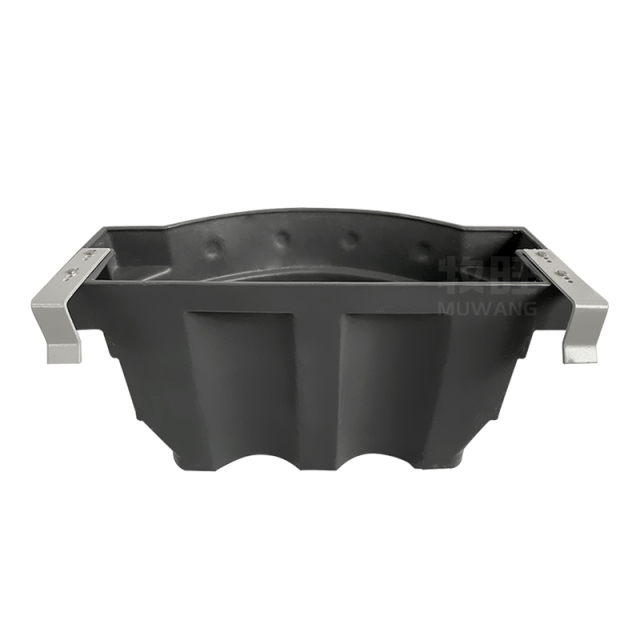 36L Calf feeding bucket with 6 teats