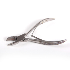 Pig teeth cutting plier