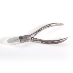 Pig teeth cutting plier