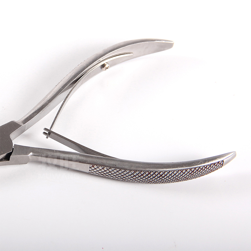 Pig teeth cutting plier