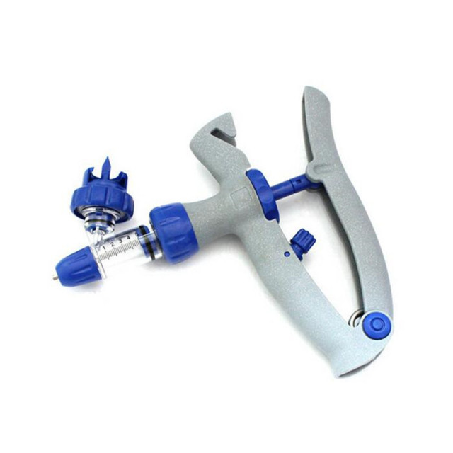 Continuous syringe for veterinary