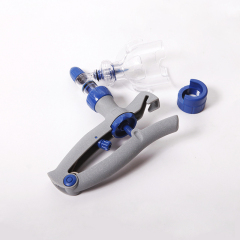 Continuous syringe for veterinary