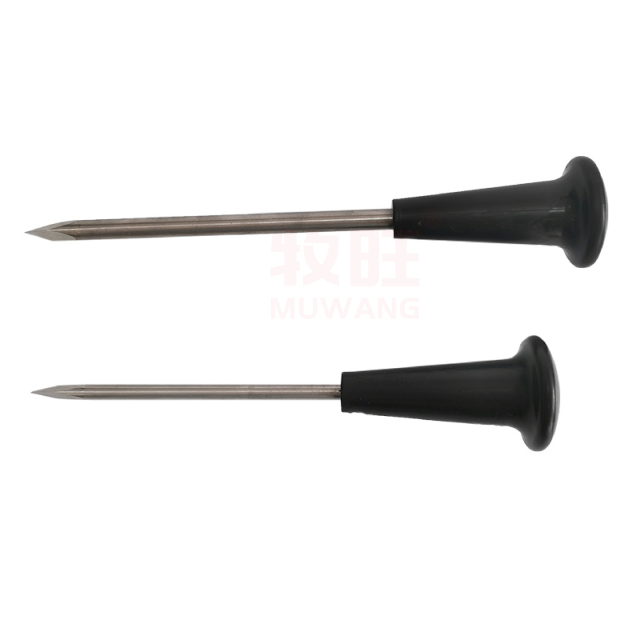 Cattle and sheep deflator needle