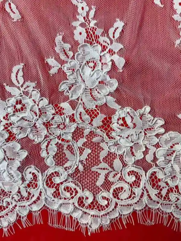 3 Yards Chantilly Lace Trim RB002