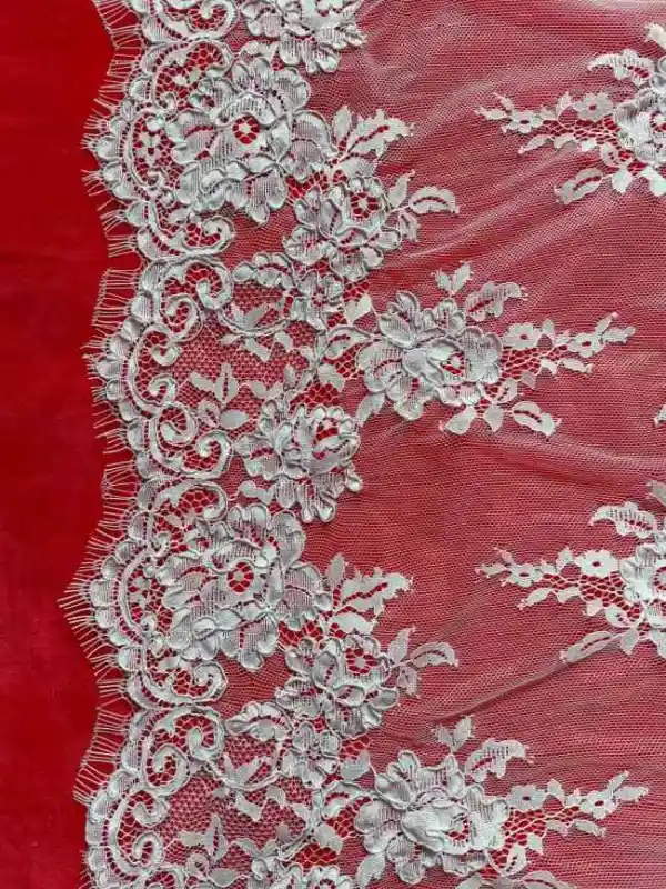 3 Yards Chantilly Lace Trim RB002