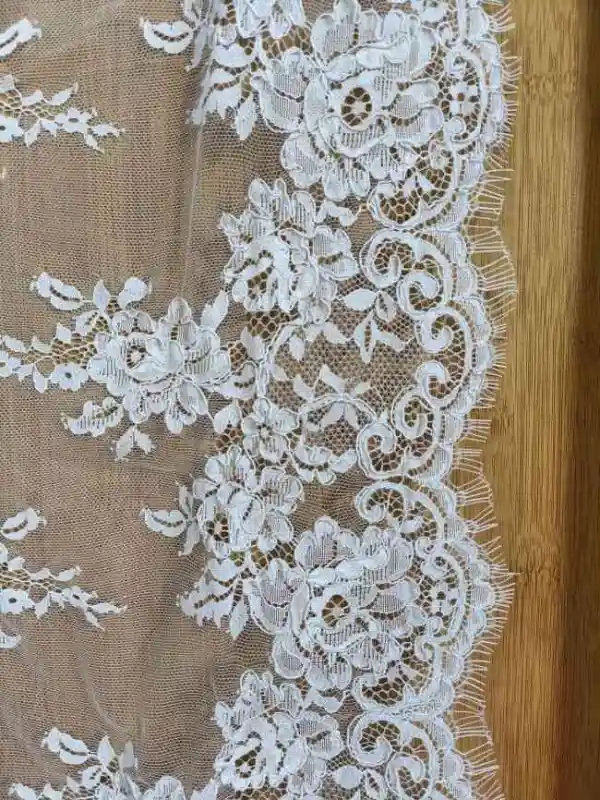 3 Yards Chantilly Lace Trim RB002