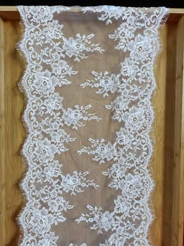 3 Yards Chantilly Lace Trim RB002
