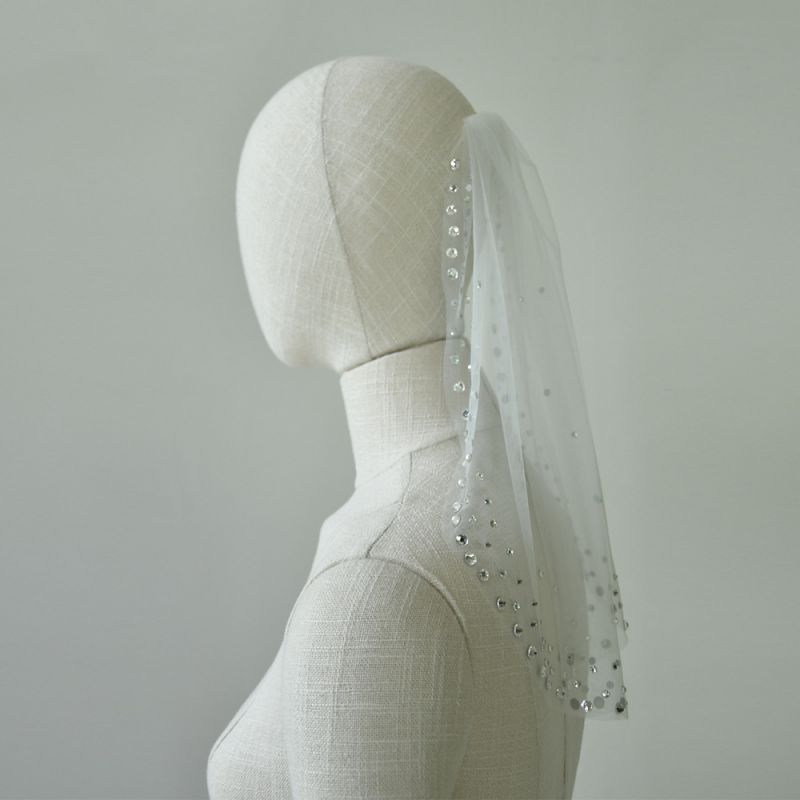 Sparkling Rhinestones Beaded Pearls 3D Floral Bridal Veil WV442
