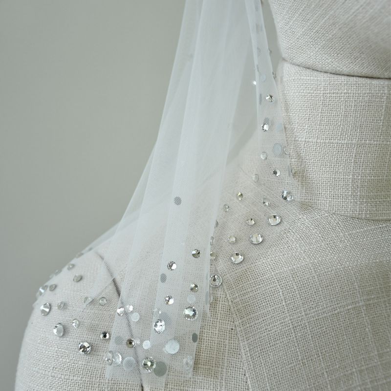 Sparkling Rhinestones Beaded Pearls 3D Floral Bridal Veil WV442